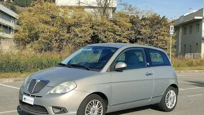 Nero Usata 2010 Lancia Ypsilon Due volumi | 2700 € (Buon prezzo)