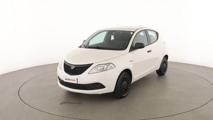 Usata Lancia Ypsilon 70 CV (51 kW) 2019 Bianco Utilitaria