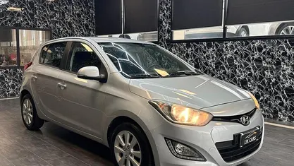Grigio Usata 2013 Hyundai i20 Edition Tre volumi | 4900 € (Buon prezzo)