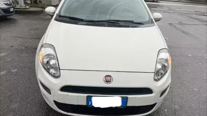 Usata Fiat Punto Easy 77 CV (56 kW) 2013 Bianco Utilitaria