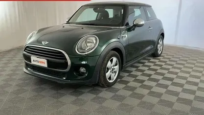 Verde Usata 2017 Mini Cooper D Due volumi | 13.099 € (Ottimo prezzo)