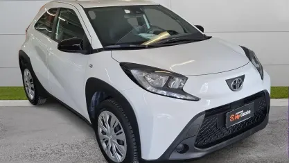 Usata Toyota Aygo X Active 72 CV (52 kW) 2025 Bianco SUV
