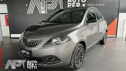 Usata Lancia Ypsilon S 69 CV (50 kW) 2024 Grigio Utilitaria