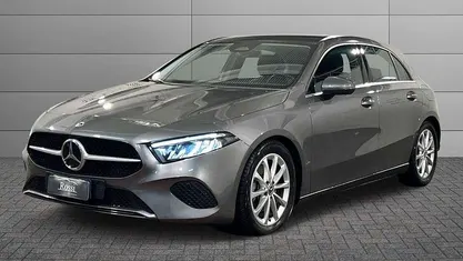 Usata Mercedes A180 Advanced 116 CV (85 kW) 2023 Grigio montagna Berlina