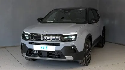 Nuova Jeep Avenger Summit 110 CV (80 kW) 2026 Grigio stone tetto nero SUV