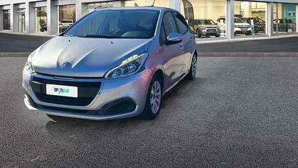 Grigio Usata 2016 Peugeot 208 Active Due volumi | 8500 € (Buon prezzo)