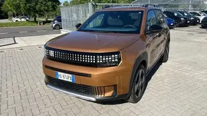 Usata Fiat Grande Panda La Prima 110 CV (80 kW) 2025 Bronzo Utilitaria