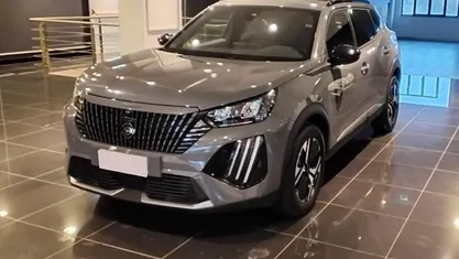 Usata Peugeot 2008 Allure 101 CV (74 kW) 2025 SUV