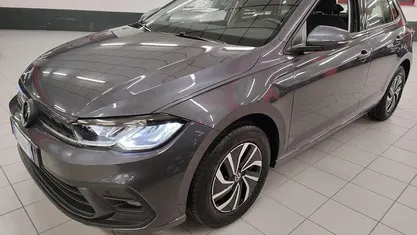 Usata VW Polo Life 95 CV (69 kW) 2025 Grigio scuro Utilitaria