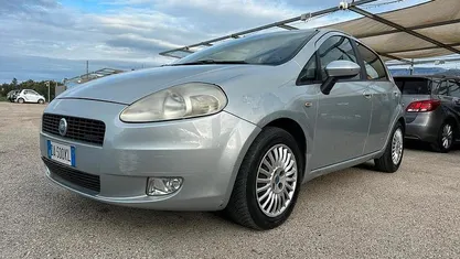 Usata Fiat Grande Punto 74 CV (54 kW) 2006 Grigio Utilitaria