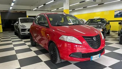 Rosso Usata 2015 Lancia Ypsilon Gold Due volumi | 7990 € (Buon prezzo)