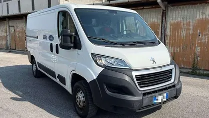 Usata Peugeot Boxer 131 CV (96 kW) 2018 Bianco pastello Furgone