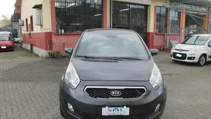Usata Kia Venga 125 CV (91 kW) 2011 Grigio Utilitaria