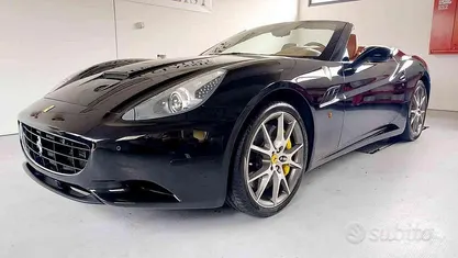 Usata Ferrari California 489 CV (359 kW) 2012 Cabrio