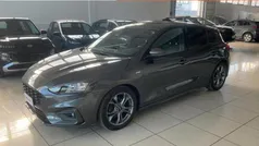 Usata 2020 Ford Focus ST-Line Tre volumi | 15.099 € (Buon prezzo)