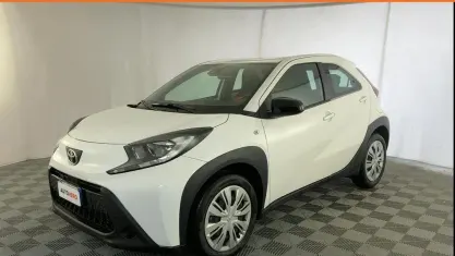 Usata Toyota Aygo X Active 72 CV (52 kW) 2025 Bianco SUV