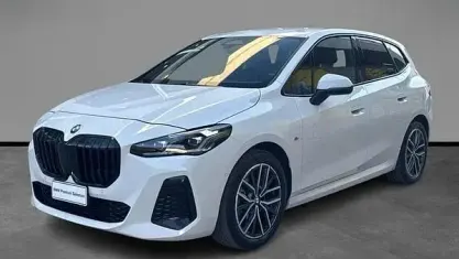 Begagnad BMW 218 Active Tourer M Sport 150 HK (110 kW) 2023 Vit Minibuss