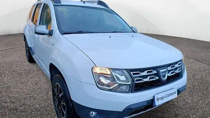 Bianco Usata 2016 Dacia Duster Lauréate SUV | 7800 € (Buon prezzo)