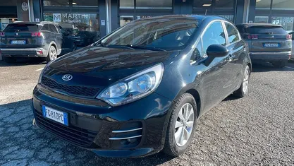 Usata Kia Rio Active 75 CV (55 kW) 2017 Nero Berlina