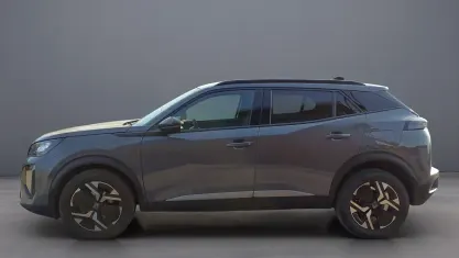Usata Peugeot 2008 Allure 101 CV (74 kW) 2025 Grigio SUV
