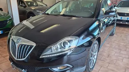 Usata Lancia Delta 120 CV (88 kW) 2010 Utilitaria