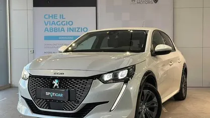 Usata Peugeot e-208 Allure 56 kW (77 CV) 2021 Bianco Utilitaria