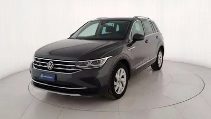 Usata VW Tiguan Elegance 150 CV (110 kW) 2023 Grigio metallizzato SUV