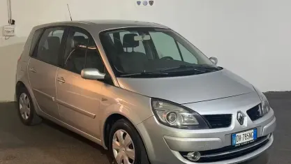 Usata Renault Scénic III 111 CV (81 kW) 2009 Grigio Monovolume
