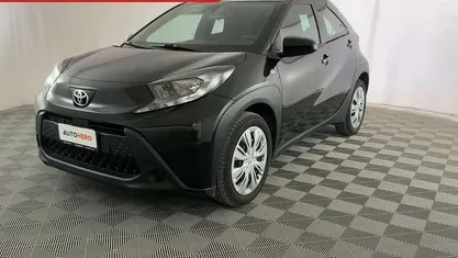 Usata 2024 Toyota Aygo X Active SUV | 15.499 € (Buon prezzo)