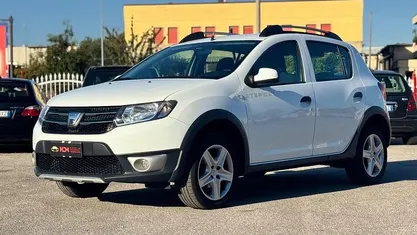 Bianco Usata 2014 Dacia Sandero Stepway Due volumi | 7500 € (Buon prezzo)