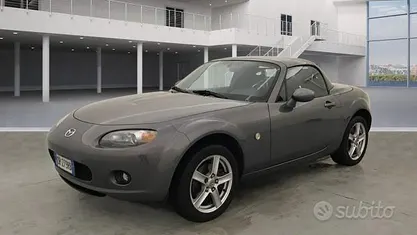 Usata Mazda MX5 126 CV (92 kW) 2008 Grigio scuro Cabrio