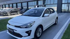 Bianco Usata 2022 Kia Rio Comfort Tre volumi | 13.900 € (Buon prezzo)