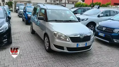 Usata Skoda Roomster 75 CV (55 kW) 2011 Grigio Monovolume