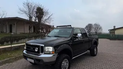 Usata Ford V8 XLT 260 CV (191 kW) 2001 SUV