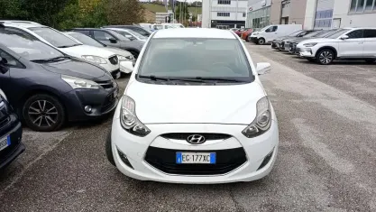 Usata Hyundai ix20 Comfort 90 CV (66 kW) 2011 Bianco Utilitaria