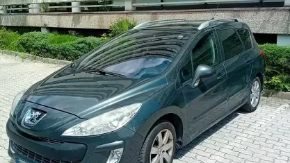 Usata Peugeot 308 Sportium 109 CV (80 kW) 2010 Verde Berlina