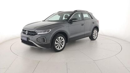 Usata VW T-Roc Life 110 CV (80 kW) 2023 Indium grey metallizzato/nero SUV