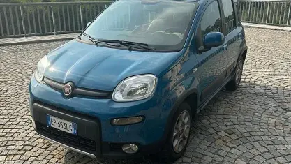 Usata Fiat Panda 4x4 Climbing 75 CV (55 kW) 2012 Bluazzurro Utilitaria