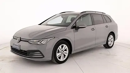 Usata VW Golf VIII Life 110 CV (80 kW) 2023 Moonstone grey Station wagon