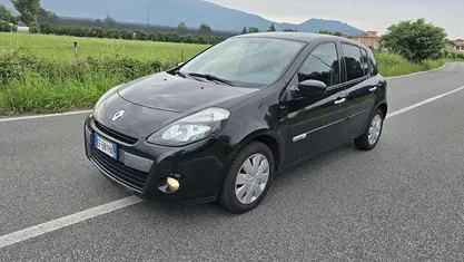 Nero Usata 2012 Renault Clio IV Tre volumi | 2990 € (Ottimo prezzo)