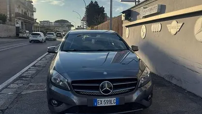 Grigio Usata 2013 Mercedes A180 Tre volumi | 9500 € (Ottimo prezzo)
