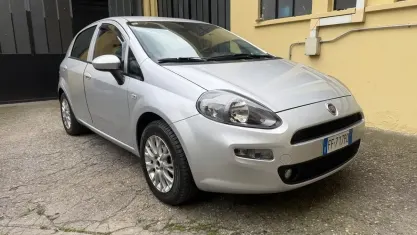 Usata Fiat Punto Lounge 77 CV (56 kW) 2016 Utilitaria