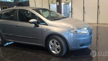 Usata Fiat Grande Punto 65 CV (47 kW) 2009 Grigio Utilitaria