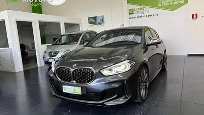 Begagnad BMW M135 Comfort Edition 306 HK (225 kW) 2020 Grå Halvkombi