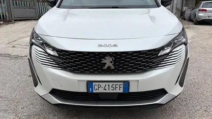Usata 2023 Peugeot 3008 SUV | 19.900 € (Buon prezzo)