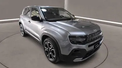 Grigio Usata 2024 Jeep Avenger Summit SUV | 21.500 € (Buon prezzo)