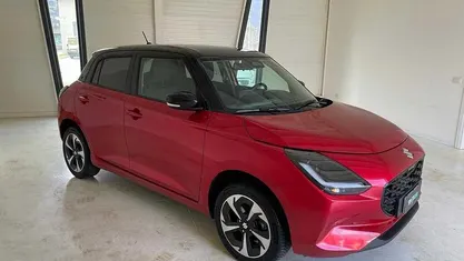 Usata Suzuki Swift 83 CV (61 kW) 2024 Rosso Utilitaria