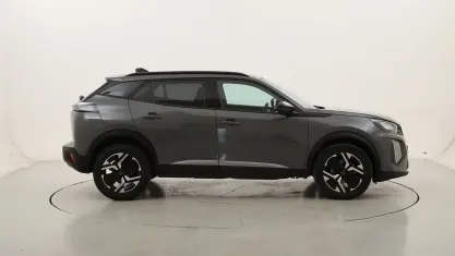 Usata Peugeot 2008 Allure 100 CV (73 kW) 2025 Grigiogrigio SUV