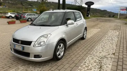 Usata Suzuki Swift 92 CV (67 kW) 2007 Argento Utilitaria
