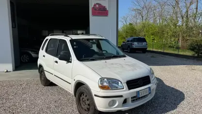Usata Suzuki Ignis GL 83 CV (61 kW) 2002 Bianco Utilitaria